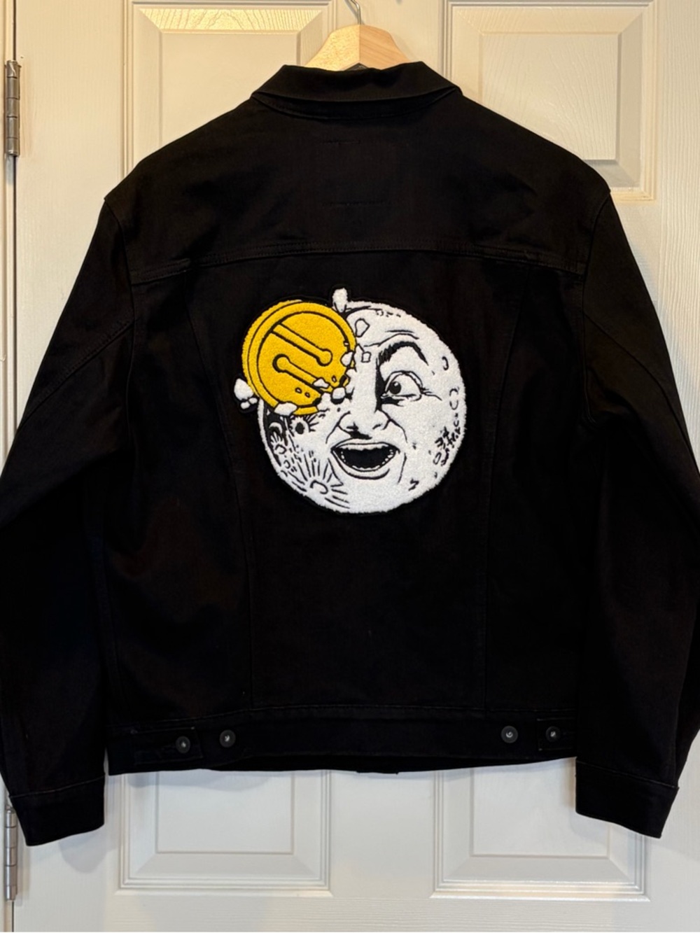 Levi’s Custom “A Trip To The Moon” Black Jean Button Down Jacket With Patch - Picture 2 of 4